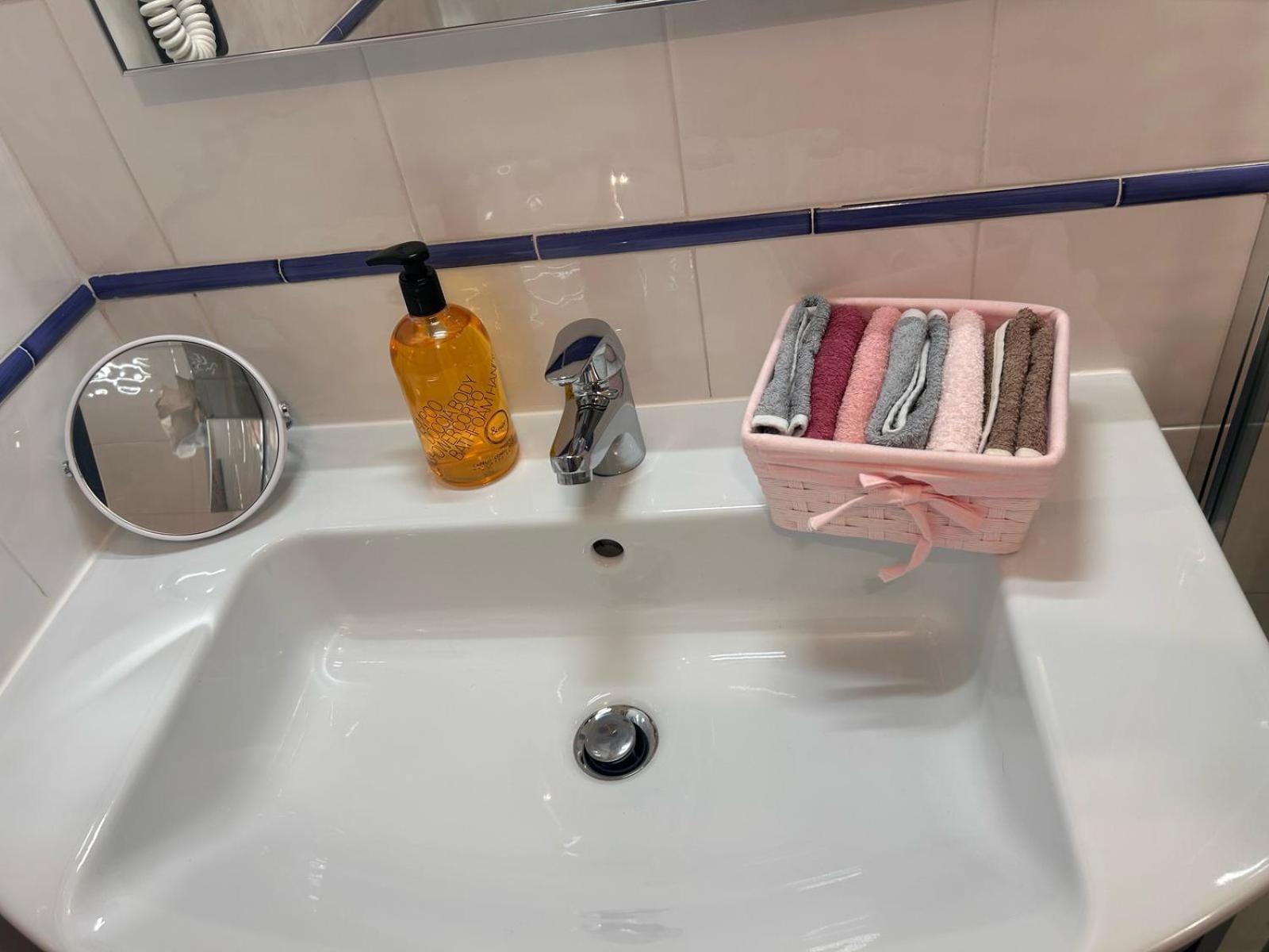 לינה וארוחת בוקר קסטלנואובו ברארדנגה Casa Paola Nel Chianti חדר תמונה