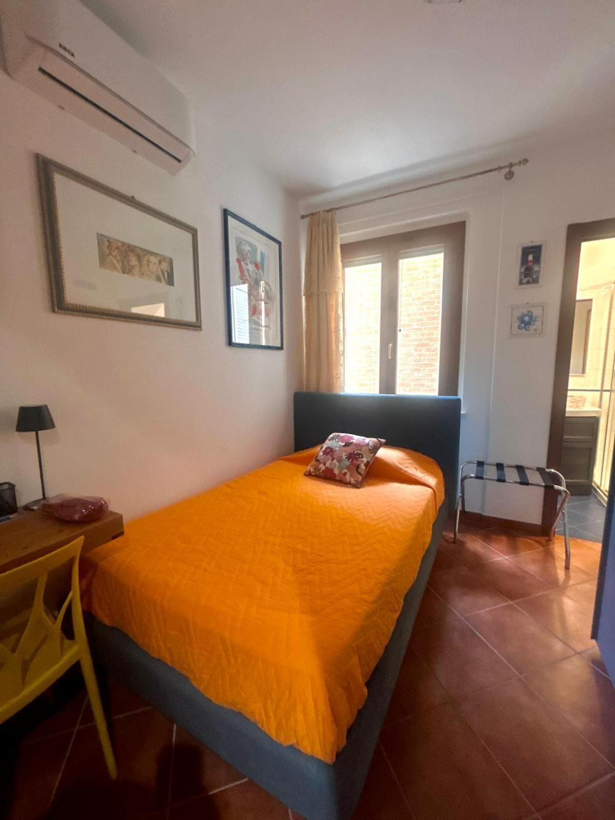 לינה וארוחת בוקר קסטלנואובו ברארדנגה Casa Paola Nel Chianti חדר תמונה